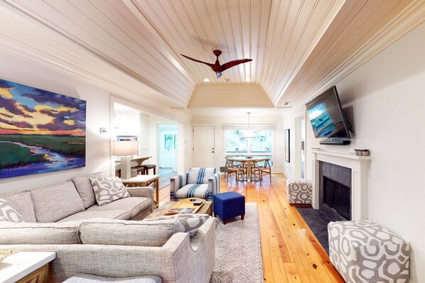 TV, fireplace, streaming services