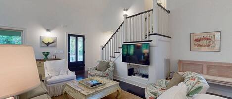 TV, fireplace