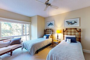 2 bedrooms, iron/ironing board, free WiFi, bed sheets