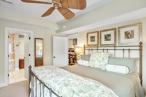 2 bedrooms, pillow-top beds, iron/ironing board, free WiFi