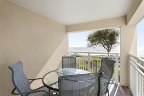 Outdoor dining - Kiawah Exclusives | 5110 Windswept Villa (Kiawah Island)