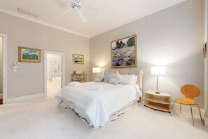 5 bedrooms, iron/ironing board, free WiFi, bed sheets