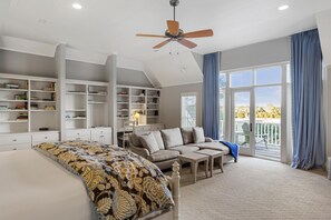 4 bedrooms, desk, iron/ironing board, free WiFi