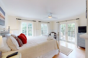 5 slaapkamers, een strijkplank/strijkijzer, gratis wifi, beddengoed