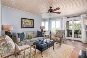 TV, fireplace, DVD player