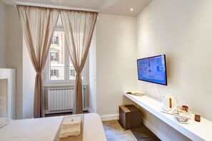 Double or Twin Room | Down duvets, in-room safe, desk, laptop workspace