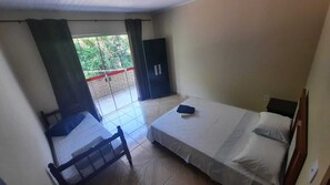 4 bedrooms, iron/ironing board, free WiFi, bed sheets - Eco Residencial Martins, Petar-Apiaí-Rastro da Serpente (SP)