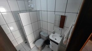 Een douche, toiletpapier