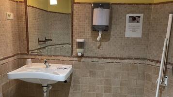 Shower, hydromassage showerhead, towels, soap