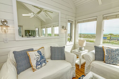 Come stay at '1 Vitamin Sea'! Enjoy ocean views, two golf carts, and access to the BHI club.
