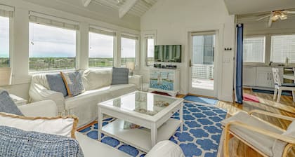 Come stay at '1 Vitamin Sea'! Enjoy ocean views, two golf carts, and access to the BHI club.