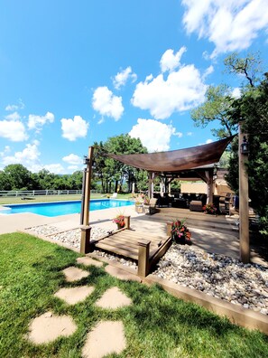Piscina a l'aire lliure i piscina climatitzada 