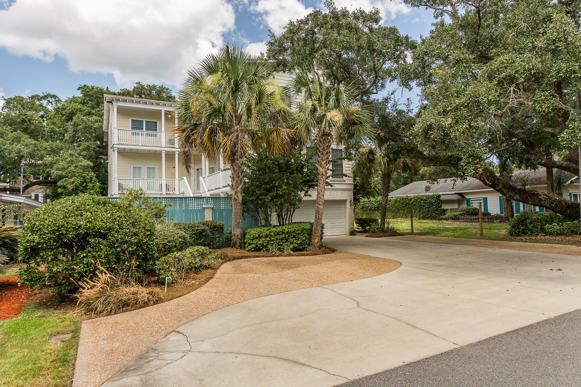 Oasis at East Beach - 4 bed/5 bath - Private Pool - Fabulous East Beach home