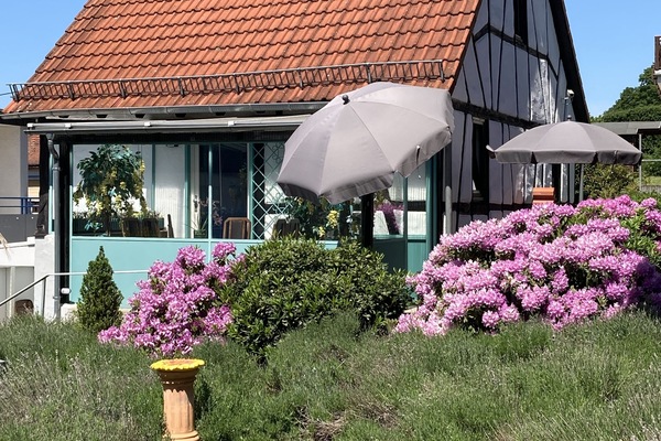 Ferienhaus mit Sauna, Wintergarten und Terrasse