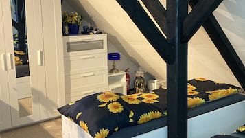 2 chambres, coffres-forts dans les chambres, bureau