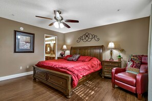 2 bedrooms, iron/ironing board, free WiFi, bed sheets - View at the Foothills -2 Bedroom, 2 Bath Condo right in the Heart of Branson! (Branson)