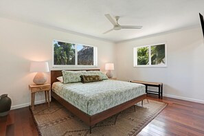 3 bedrooms, iron/ironing board, WiFi, bed sheets