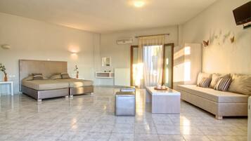 Una Smart TV, un reproductor estéreo