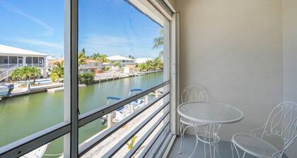 Coral Club Condo - Your Slice of Paradise in the Sombrero Beach Neighborhood