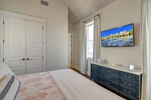 4 عدّة غرف نوم ومكواة/لوح كي وواي فاي وملاءات أسرّة