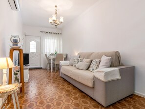 TV - Typical Fisherman's Cottage with sea view! (Albufeira)