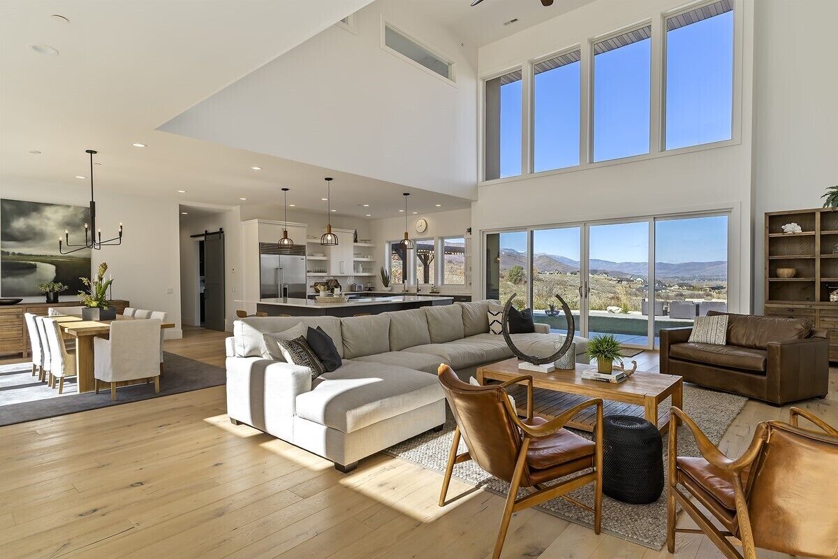 Luxury Home close to Snowbasin!