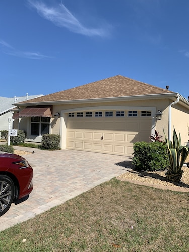 Beautiful home within Walking distance to Sumter Landing