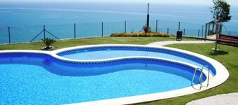 MODERN DUPLEX PENTHOUSE IN URB. LUXURY - SEA AND PINE FOREST VIEWS - SEA & PINES