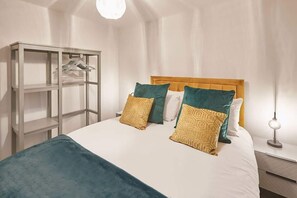 1 quarto, roupas de cama premium, acesso à internet