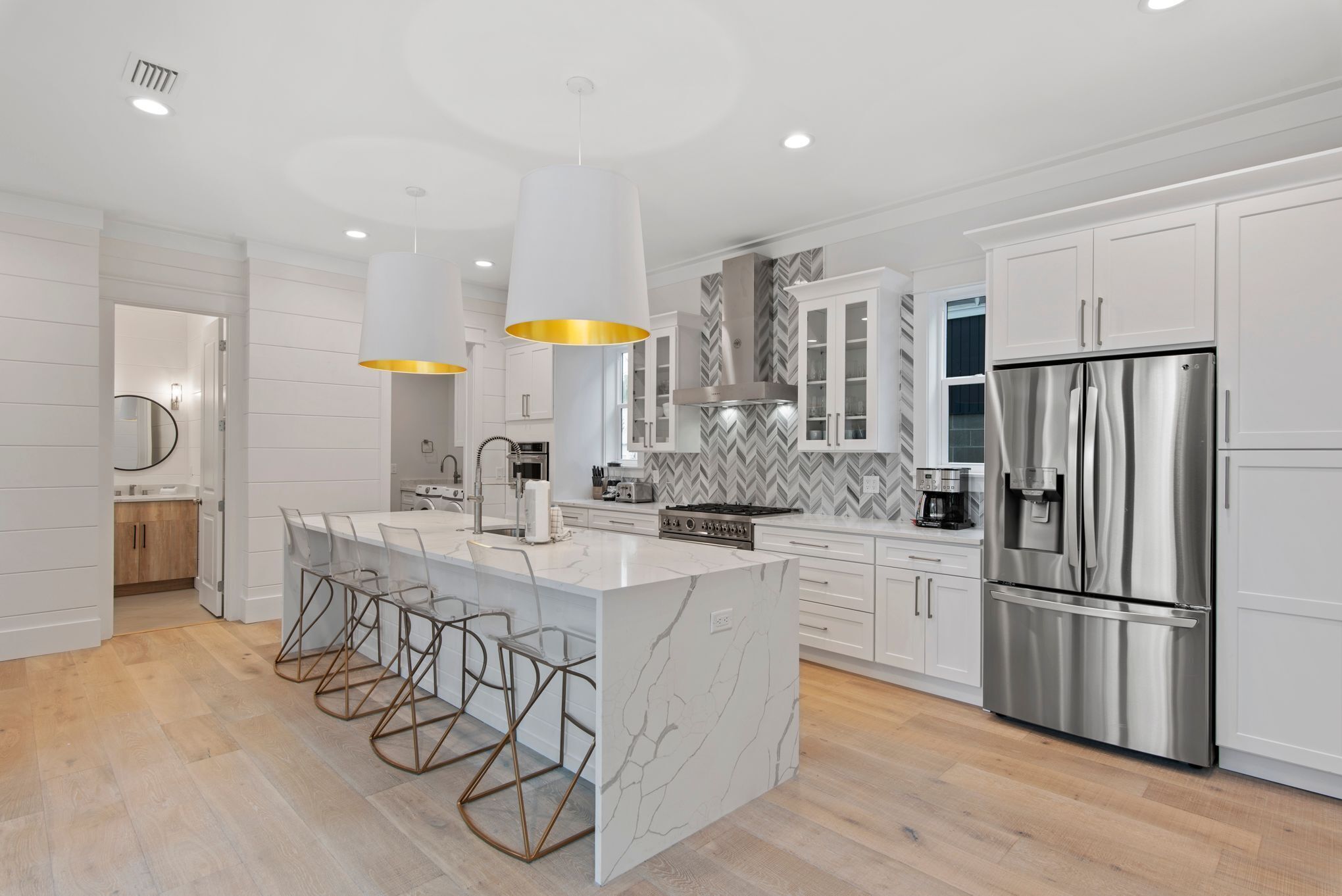 ثلاجة، ميكروويف، فرن، موقد طهي مسطح