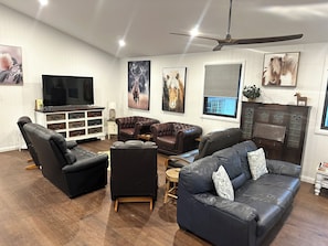 Smart TV, fireplace, DVD player