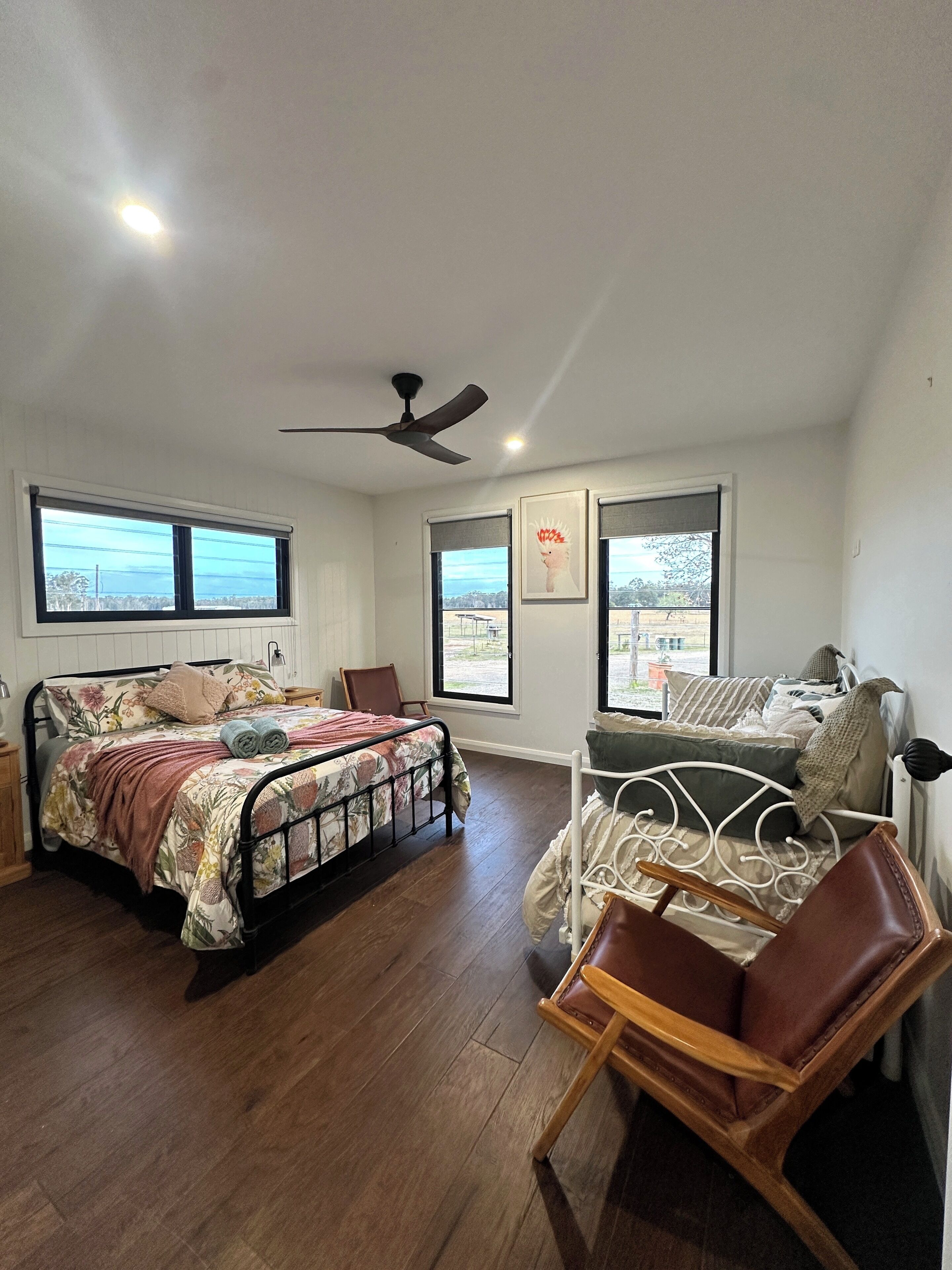 2 slaapkamers, een strijkplank/strijkijzer, gratis wifi, beddengoed