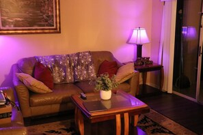 Smart TV, video games, ping pong, books - Disney Villa Retreat w/ Private Pool & Nature View and Just 3 miles from Disney (Kissimmee)