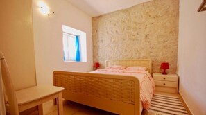 4 chambres, bureau, fer et planche à repasser, Wi-Fi gratuit