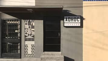 Fachada de la propiedad