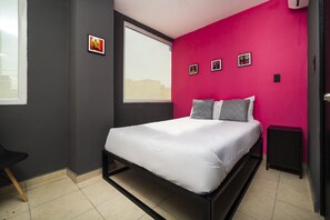 Standaard kamer, geen ramen | 1 slaapkamer, individueel gemeubileerd, gratis wifi, beddengoed