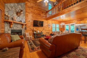 Smart-TV, Kamin, DVD-Player, Tischtennisplatte