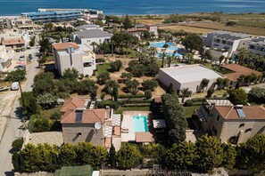 Exterior - Villa Kali,private pool,near the beach & amenities (Adelianos Kampos)