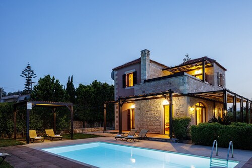 Villa Kali,private pool,near the beach & amenities