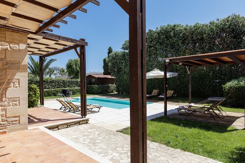 Villa Kali,private pool,near the beach & amenities