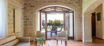 Villa Mera,pool,near the beach & all amenities