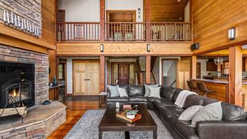 Smart TV, fireplace, table tennis, stereo