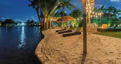 Villa Paraiso | Lakefront | Terrace | Paddle Board