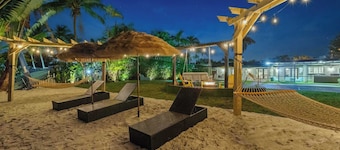 Lakefront Villa | Tropical Backyard w/a Terrace+Paddle Board+Pool