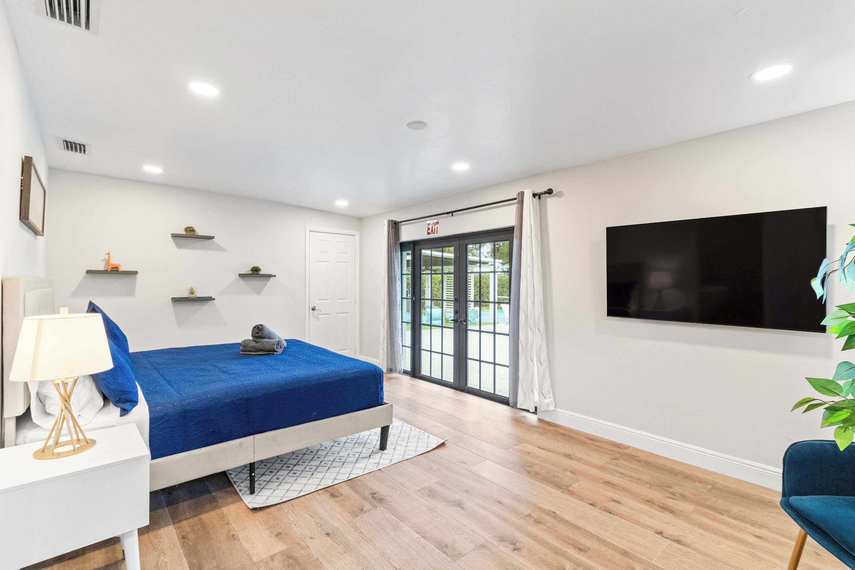 6 bedrooms, iron/ironing board, travel cot, free WiFi