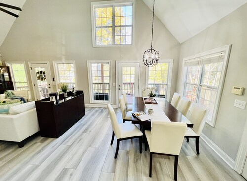 Southern Living Lake Oconee Home in a Cove!