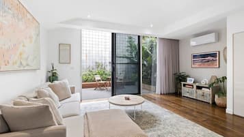 TV, Netflix, streaming services, offices