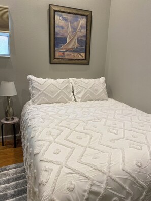 1 bedroom, memory-foam beds, desk, free WiFi