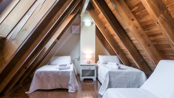 4 bedrooms, iron/ironing board, internet