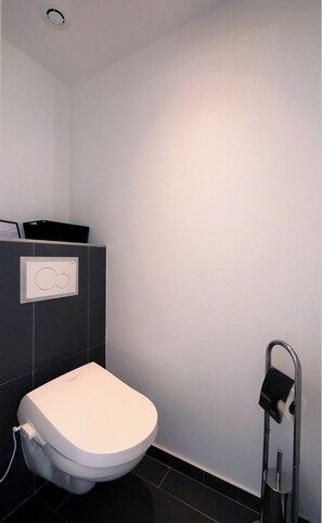 Bathtub - Duplex with private sauna near Paris and Orly (Orly)